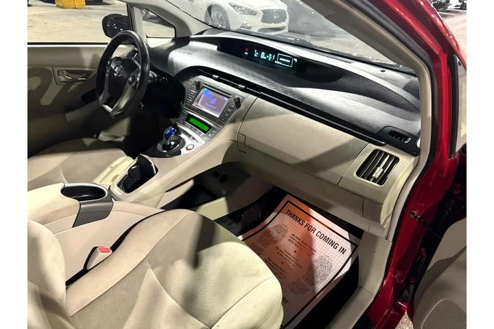 $5980 : 2014 Prius 5dr HB Three (Natl) image 9