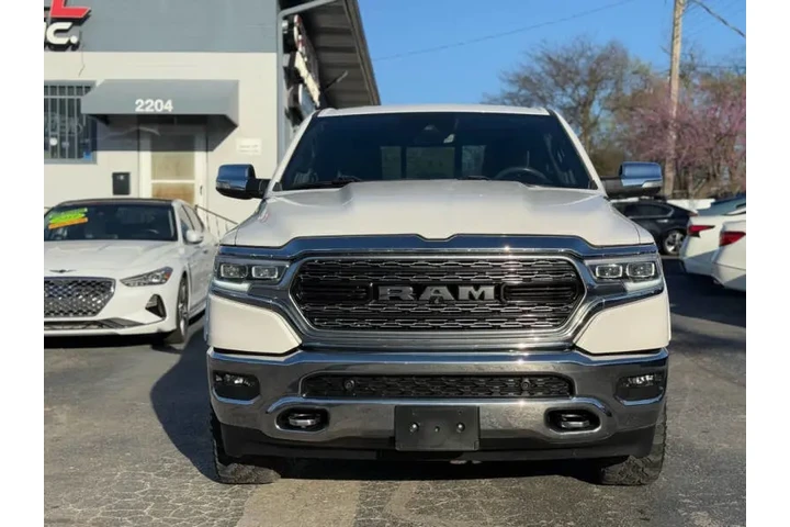 $27995 : 2019 RAM 1500 Limited image 4