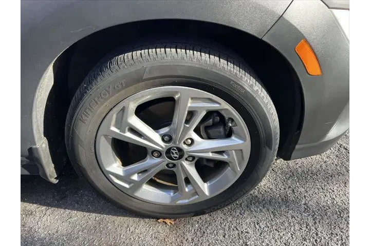 $18799 : Hyundai KONA 2022 AWD SEL 4d image 8