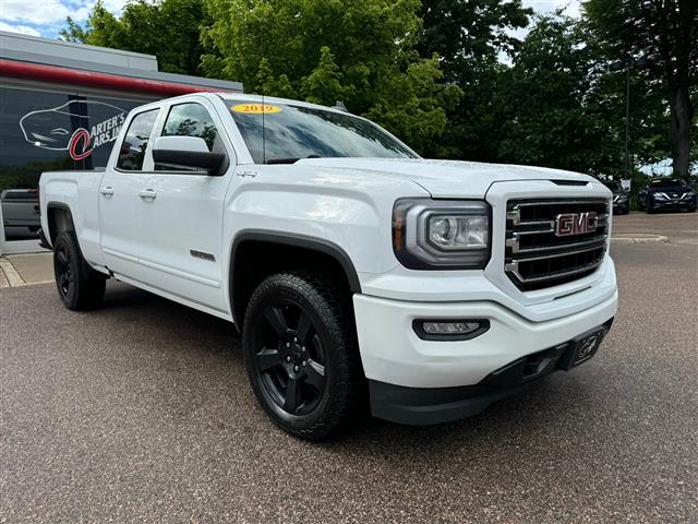 $22998 : 2019 GMC Sierra 1500 Limited image 2