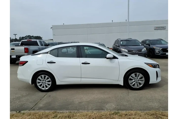 $19989 : Nissan Sentra 2025 S 4dr Sed image 4