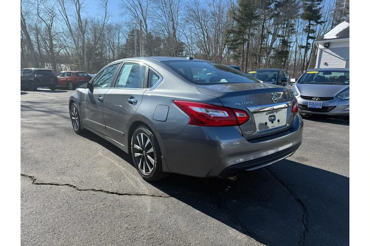 $10999 : 2016 Altima 2.5 SV image 8