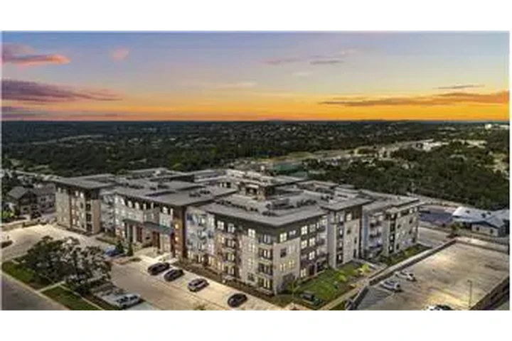 $2510 : Rental property with 2 bedro image 9