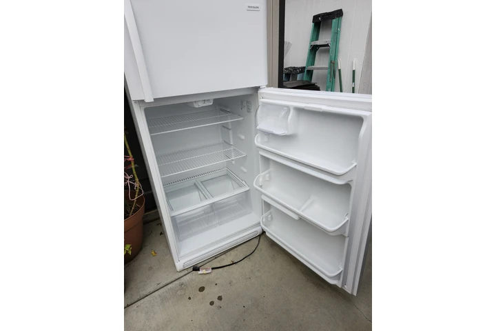 $250 : Refrigerador Frigidaire image 8