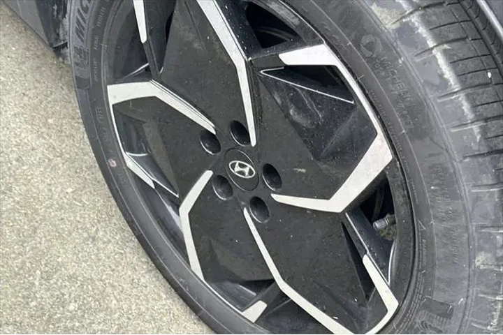 $26990 : Hyundai IONIQ 5 2024 SEL 4dr image 4