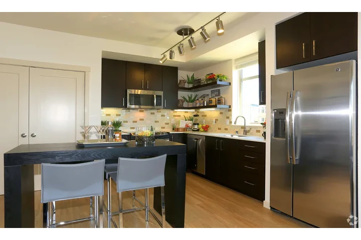 $2500 : MODERN  1 BEDROOM APARTMENT image 10