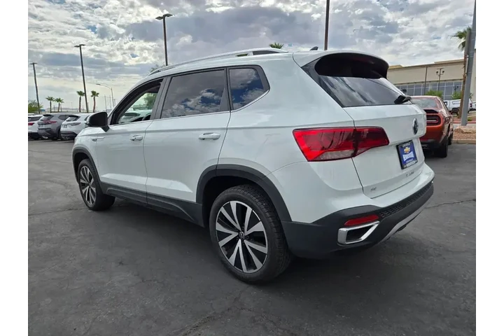 $20594 : Volkswagen Taos 2023 SE 4dr image 4