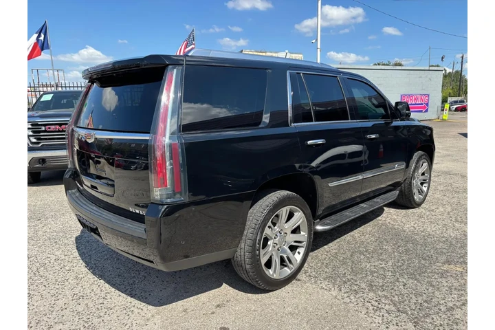 2019 Escalade Luxury image 6