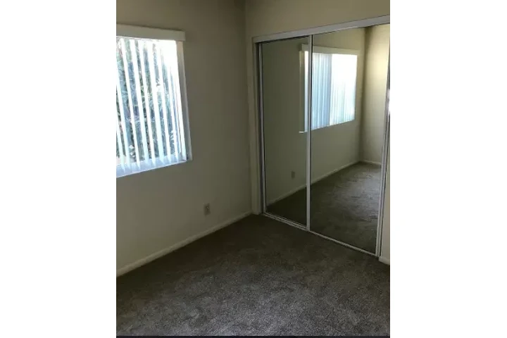 $1100 : Vivienda cómoda en Burbank CA image 6
