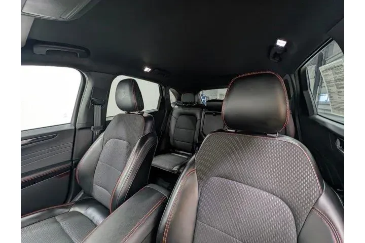 $26337 : Ford Escape 2024 AWD ST-Line image 4