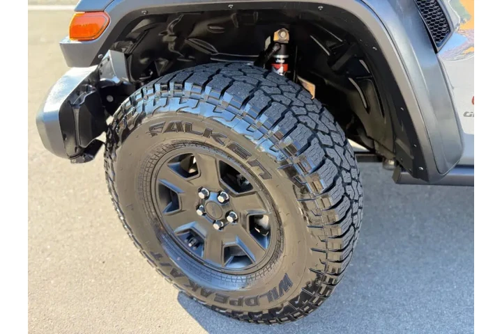 $32777 : 2021 Gladiator Mojave image 2