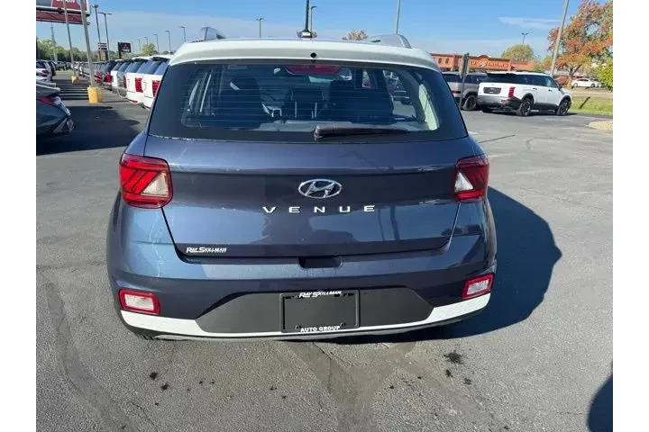 $24825 : Hyundai VENUE 2026 SEL 4dr C image 5