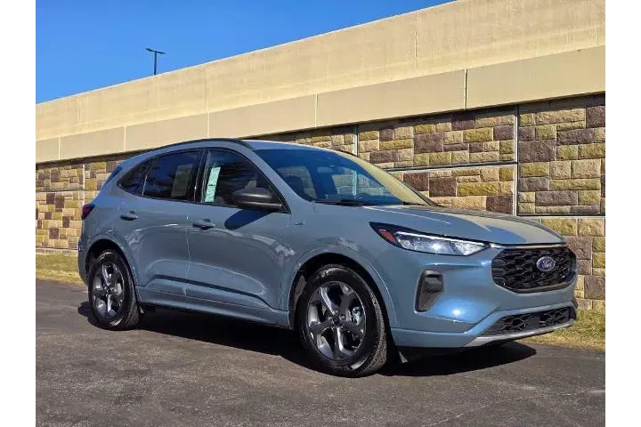 $21624 : Ford Escape 2023 ST-Line 4dr image 3