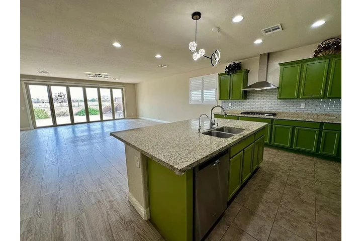 $1400 : Hogar perfecto en Las Vegas image 1