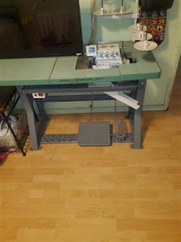 $1000 : MAQUINA OVERLOK image 1