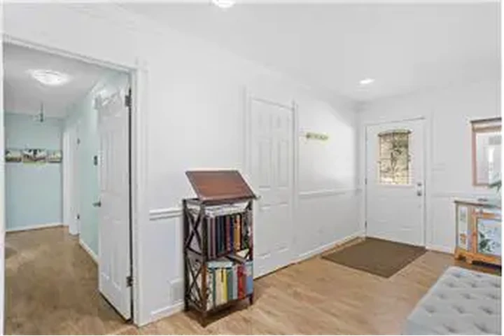 $3500 : Rental property with 3 bedro image 3