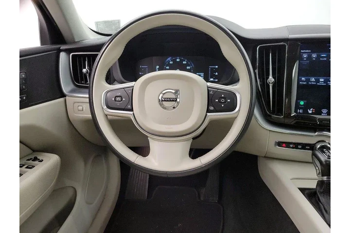 $23998 : Volvo XC60 2018 AWD T5 Momen image 10