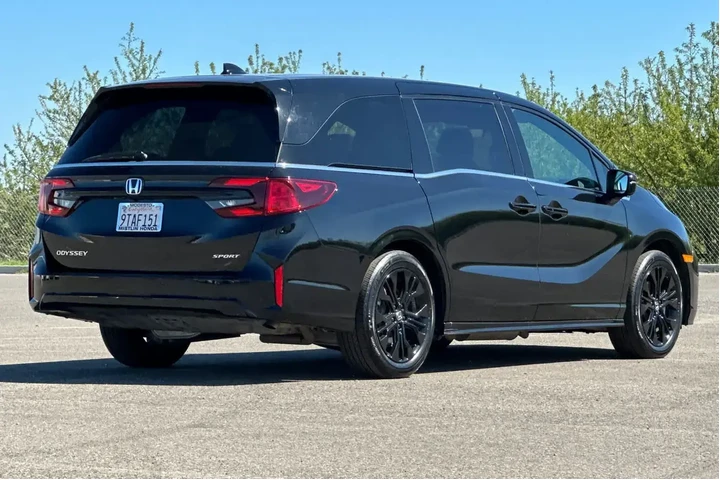 $39982 : Honda Odyssey 2025 Sport-L 4 image 3