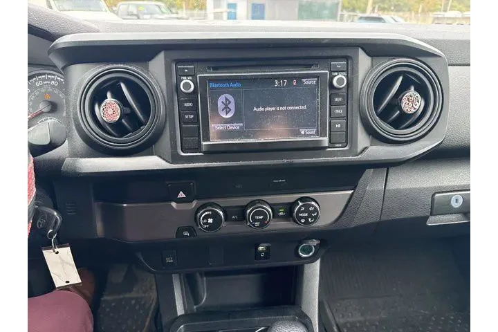 $22797 : Toyota Tacoma 2019 4x2 SR5 4 image 7