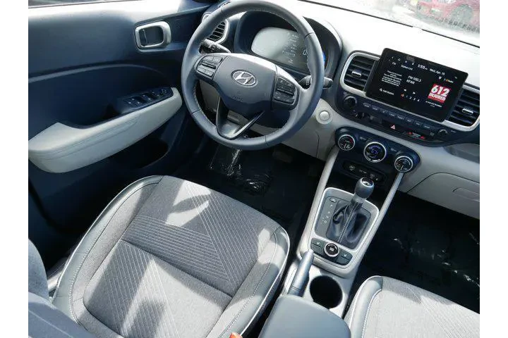 $21850 : Hyundai VENUE 2025 Limited 4 image 9