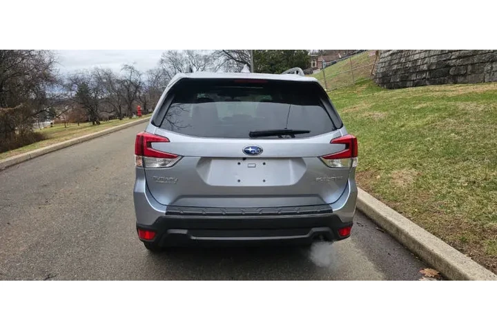 $23995 : 2023 Forester Premium image 6