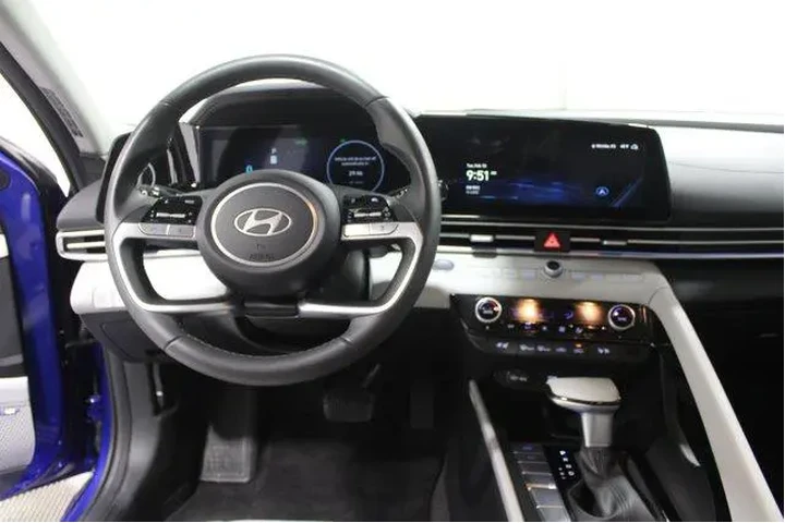 $26989 : Hyundai ELANTRA Hybrid 2025 image 2