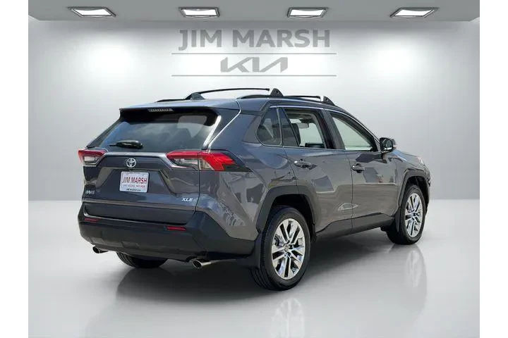 $23588 : Toyota RAV4 2019 XLE Premium image 5