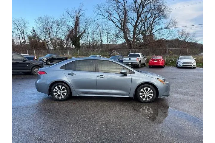 $18100 : Toyota Corolla Hybrid 2022 L image 10