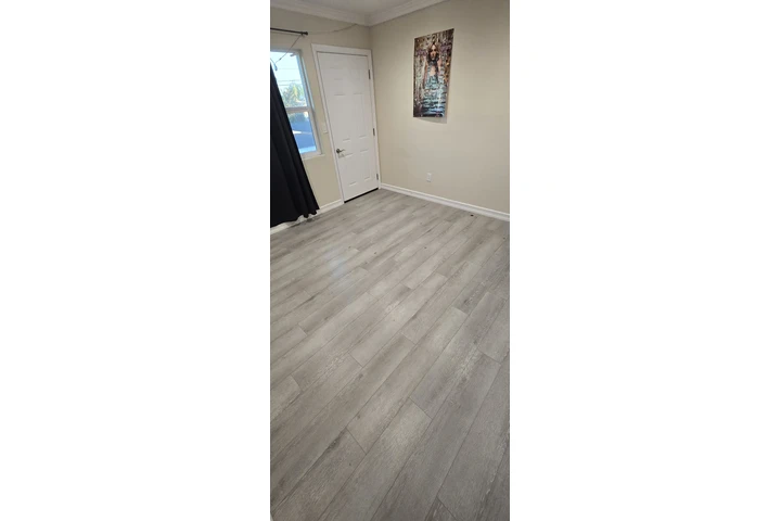 $1100 : SE RENTA CUARTO image 4