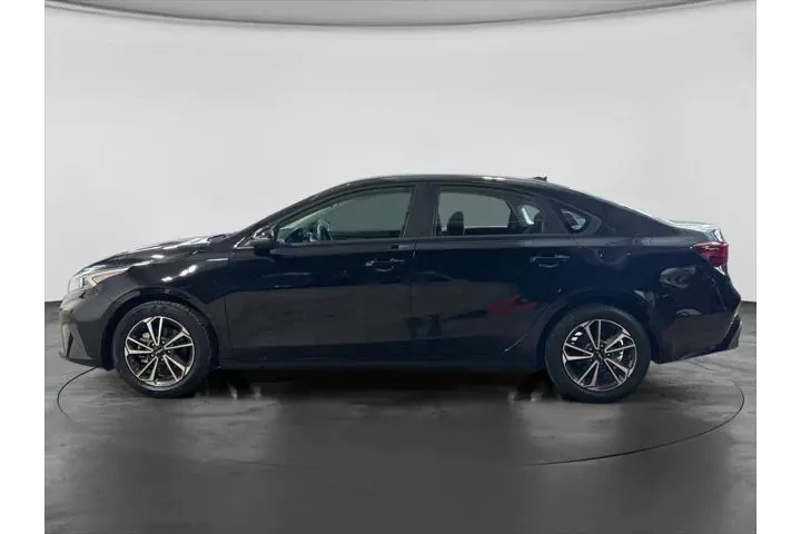 $18138 : Kia Forte 2023 LXS 4dr Sedan image 7