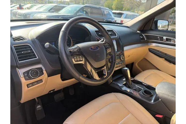 $14972 : Ford Explorer 2017 XLT 4dr S image 10