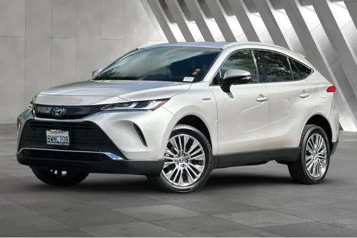 $30900 : Toyota Venza 2021 AWD XLE 4d image 2