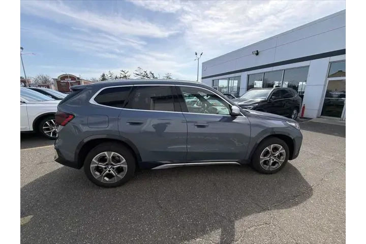 $32943 : BMW X1 2023 AWD xDrive28i 4d image 7
