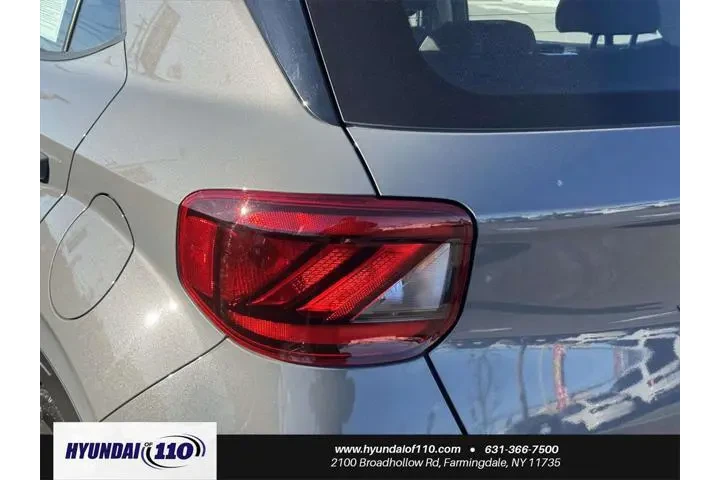 $15995 : Hyundai VENUE 2023 SEL 4dr C image 10