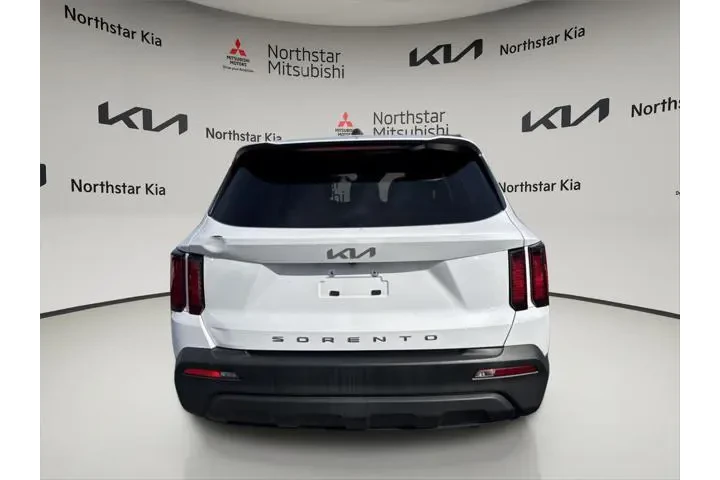$19995 : Kia Sorento 2022 LX 4dr SUV image 5