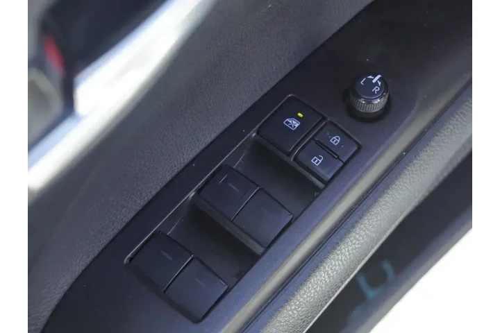 $20570 : Toyota Camry 2021 LE 4dr Sed image 9