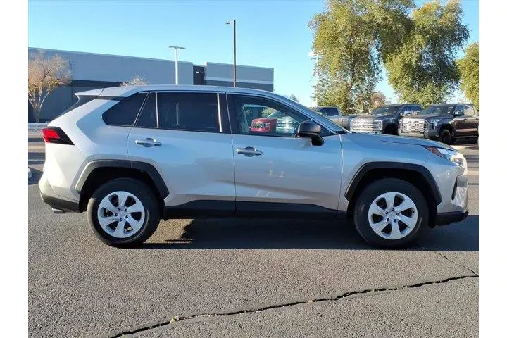 $26900 : Toyota RAV4 2024 AWD LE 4dr image 5