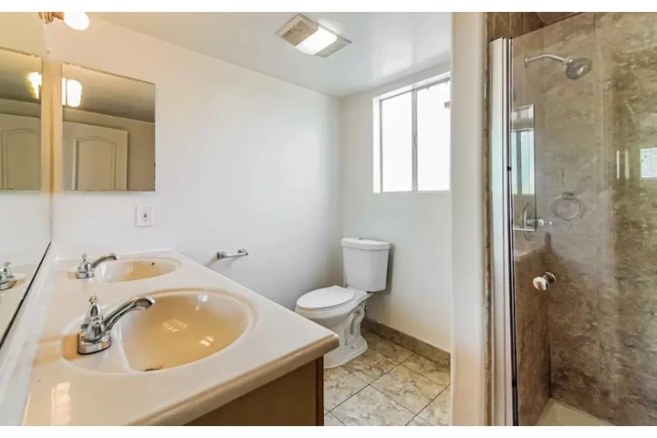 $2500 : 3 Bedroom Home In Inglewood image 9