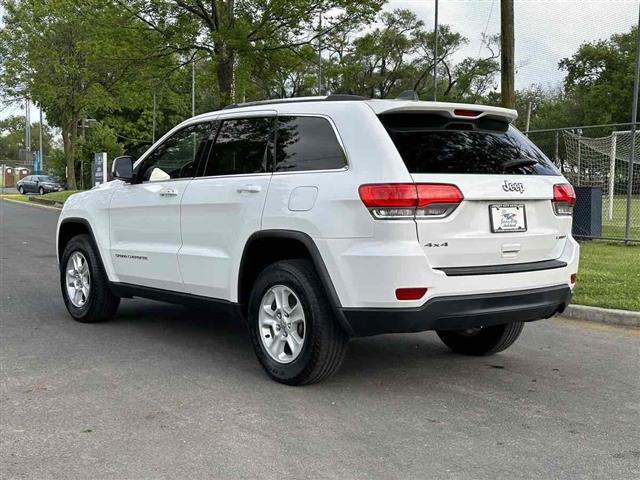 2015 Grand Cherokee Laredo image 5