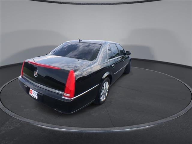 PRE-OWNED 2008 CADILLAC DTS W image 8