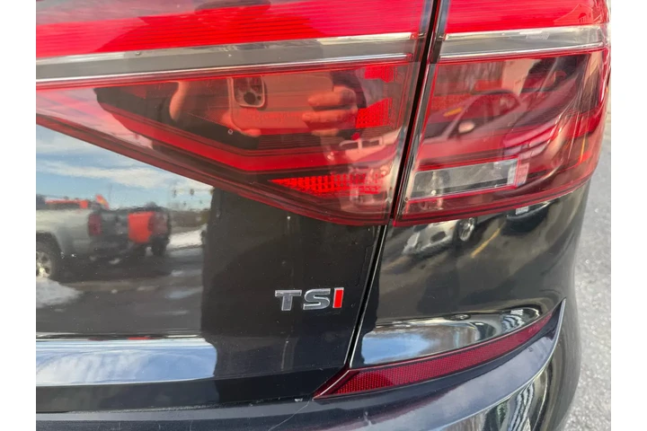 $14999 : 2017 Passat SE image 9