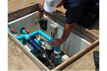 MAX POOL REPAIRS & EXTERIORS en Orange County