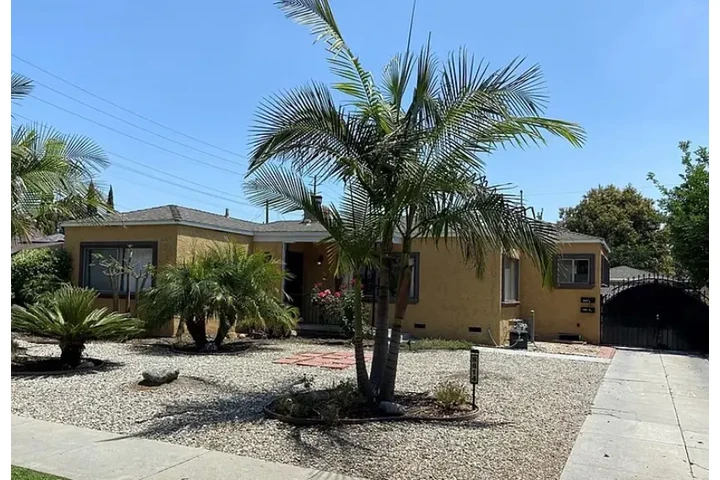 $2150 : CASA🐱near USC & downtown LA🐶 image 1