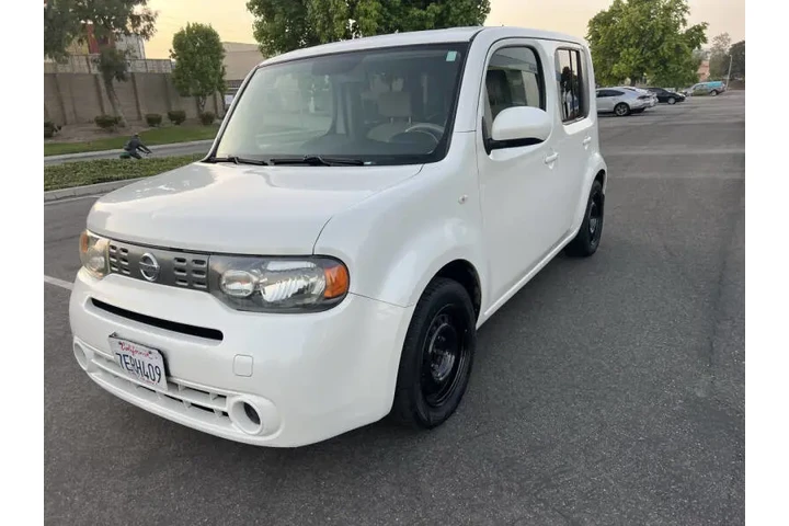 $6900 : 2013 cube 1.8 S image 2