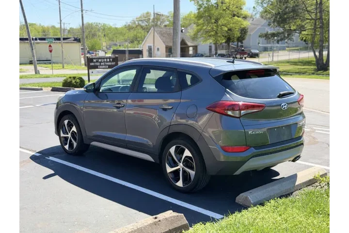 $7999 : 2017 Tucson Sport image 6