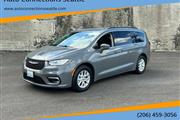 $22888 : 2022 Pacifica Touring L thumbnail