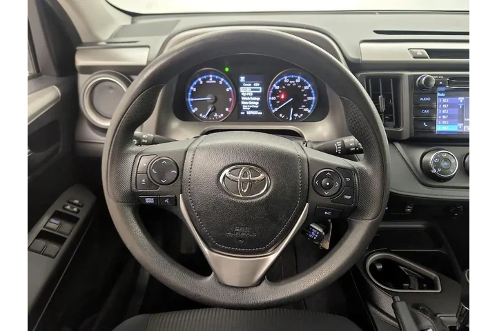 $17998 : Toyota RAV4 2018 LE 4dr SUV image 9