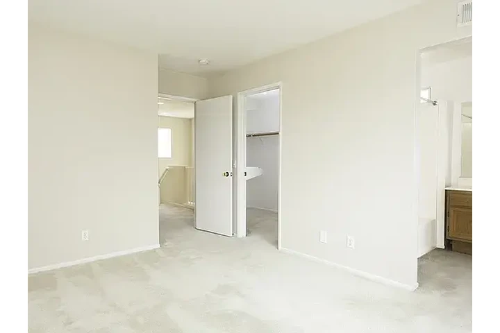 $2200 : 🌅Antigua Ct, Lynwood, CA🌅 image 5
