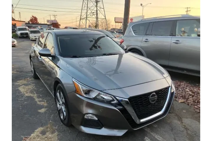 $14995 : 2019 Altima 2.5 S image 1