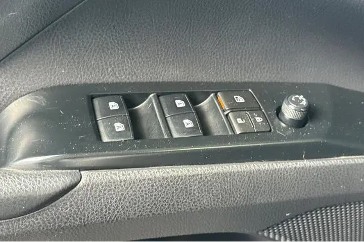 $16995 : Toyota Camry 2019 LE 4dr Sed image 7